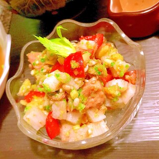 長芋とトマトとツナのごまセロリ和え